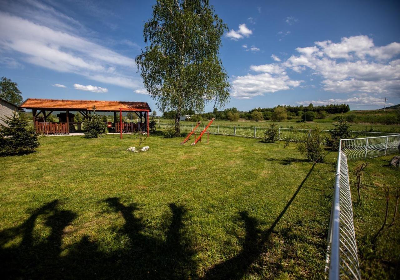 Sumski Dvori Apartment Ogulin Exteriör bild